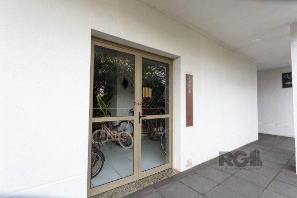 Apartamento em Porto Alegre, no bairro Cavalhada, com 3 dormitório(s), e 3 banhe