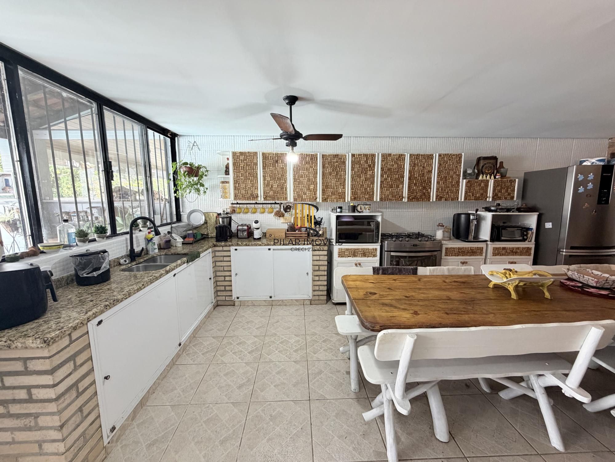 Casa 4 dormitórios no bairro Serraria