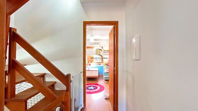 Casa 2 dormitórios à venda Guarujá Porto Alegre/RS