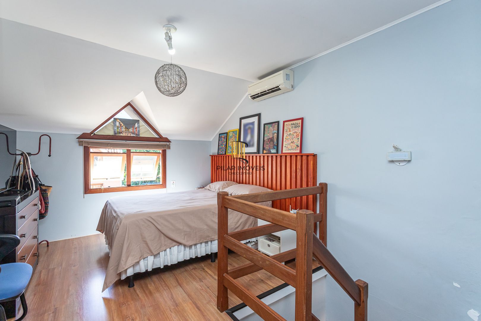 Casa em condomínio à venda com 97m², 2 dormitórios e 2 vagas, no bairro Tristeza em Porto Alegre.