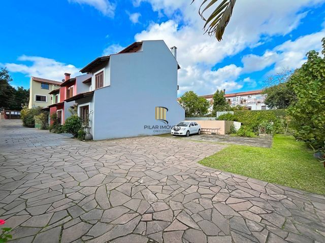 Ótima Residência com 3 dormitórios á venda no Bairro Ipanema.