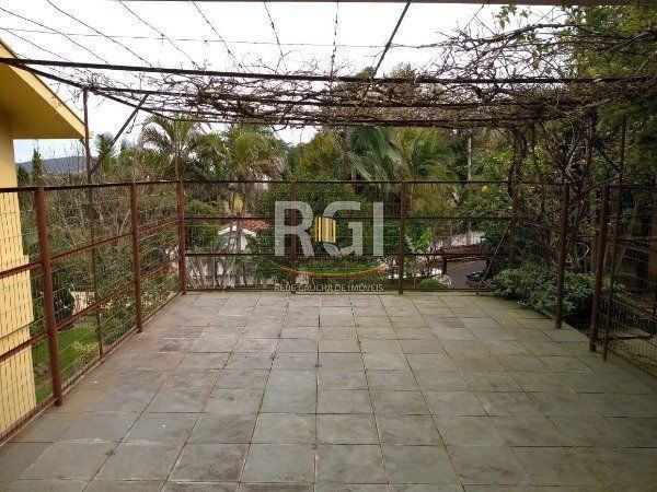 Casa para Venda - 741m², 5 dormitórios, sendo 3 suites, 9 vagas - Espirito Santo