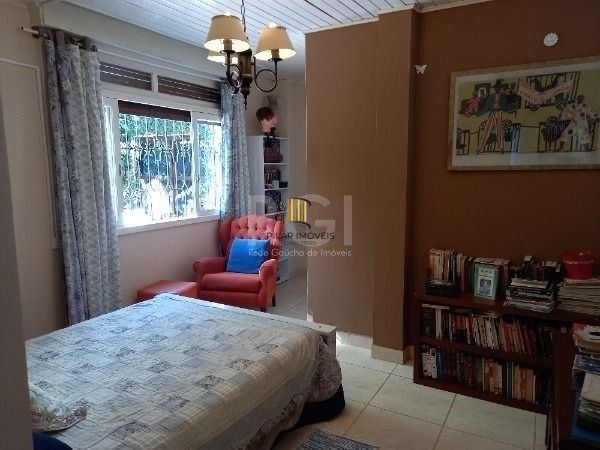 Casa para Venda - 683.64m², 4 dormitórios, sendo 3 suites, 6 vagas - Tristeza