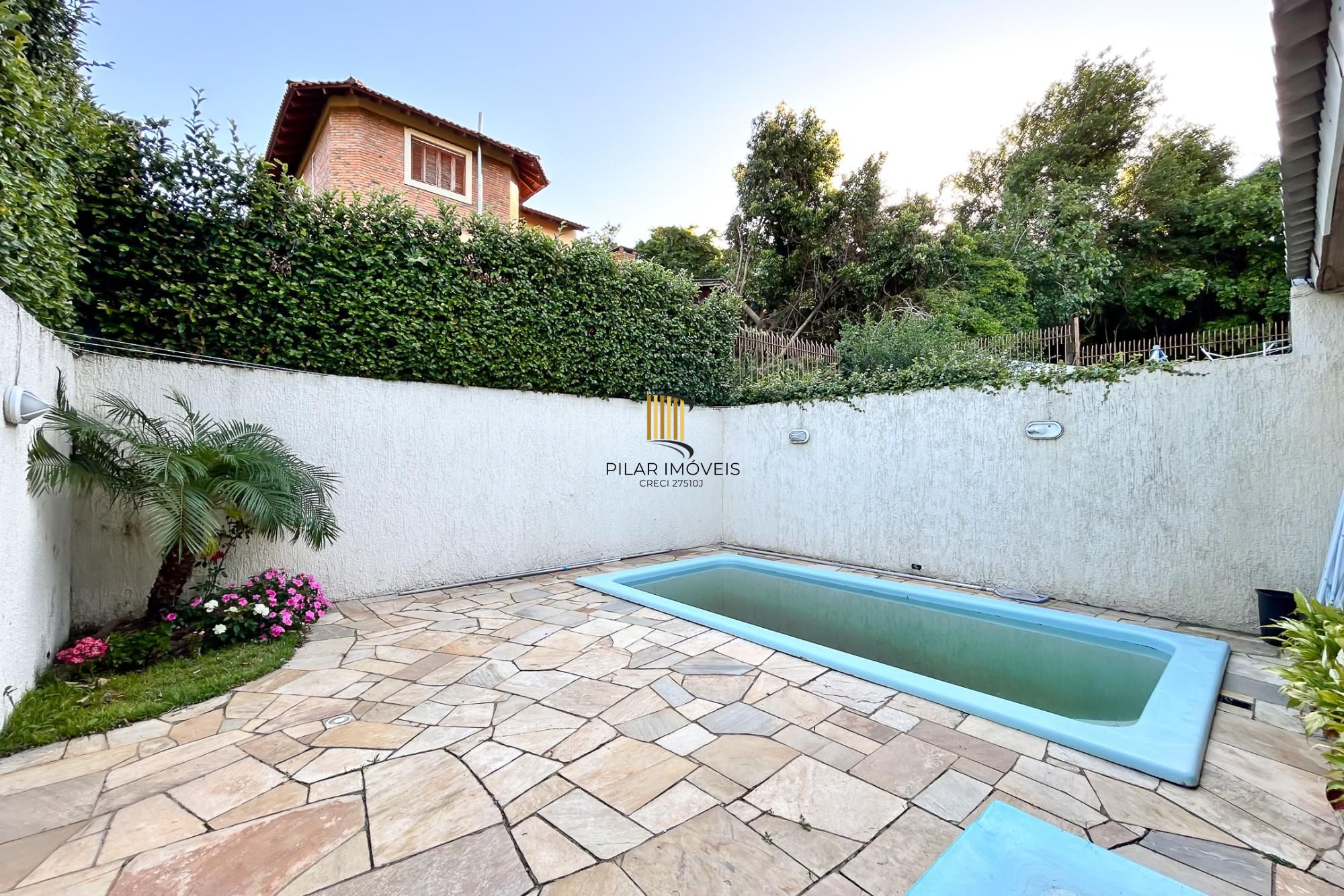 Casa 3 dormitórios no bairro Espírito Santo