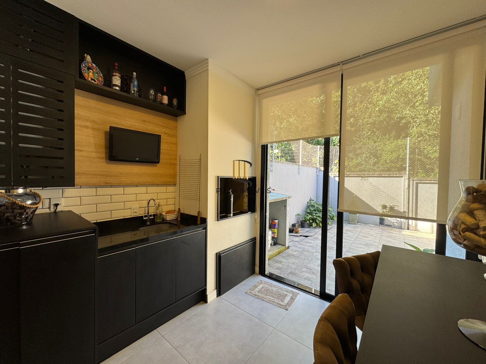 Casa térrea com pátio , 3d , 1 suíte, Condomínio Reserva do Lago I - Hípica