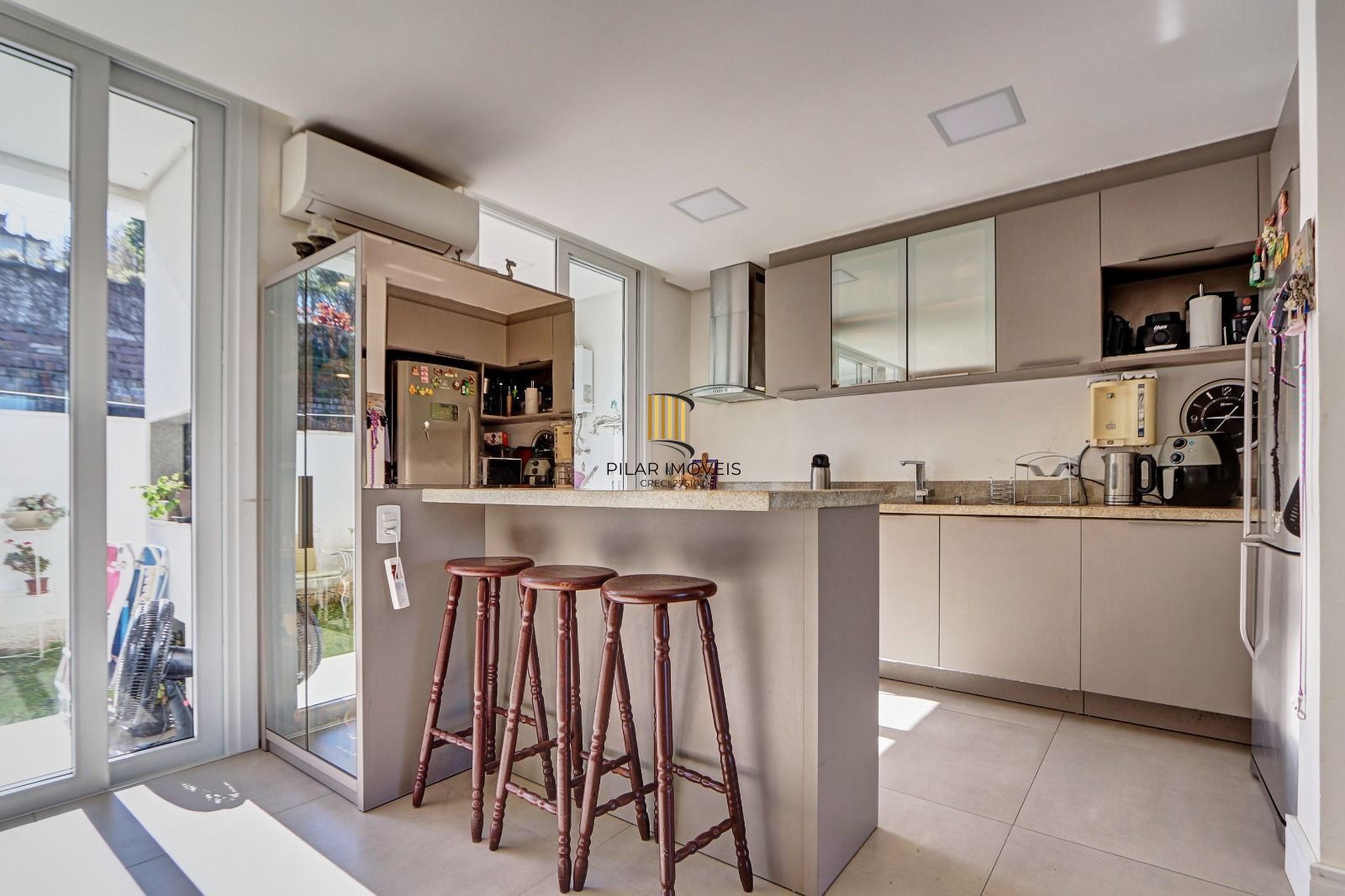 Casa Condominio para Venda - 211m², 3 dormitórios, sendo 3 suites, 4 vagas - Jar