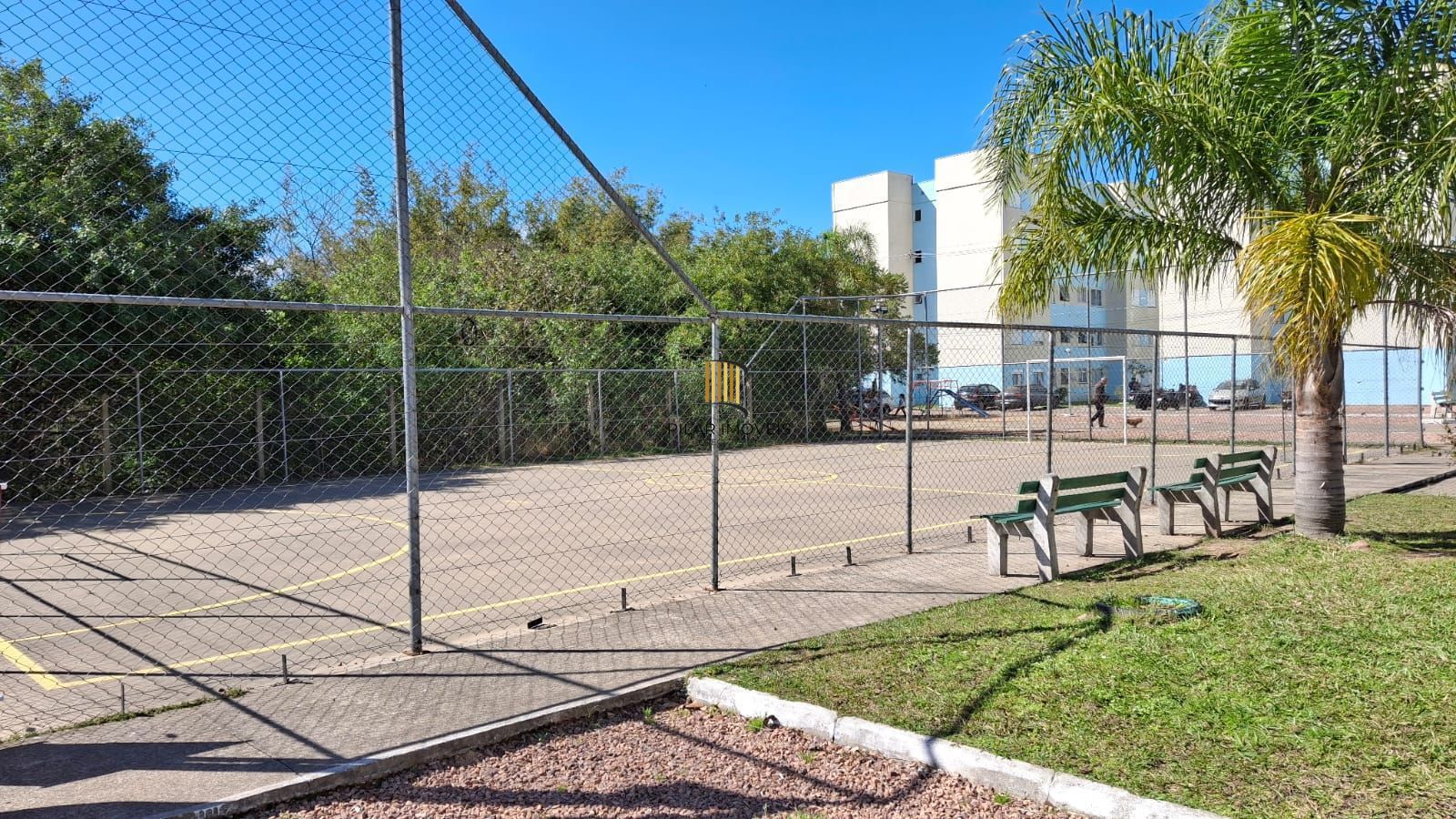 Lindo apartamento com 2 dormitórios no Bairro Chapéu do Sol.