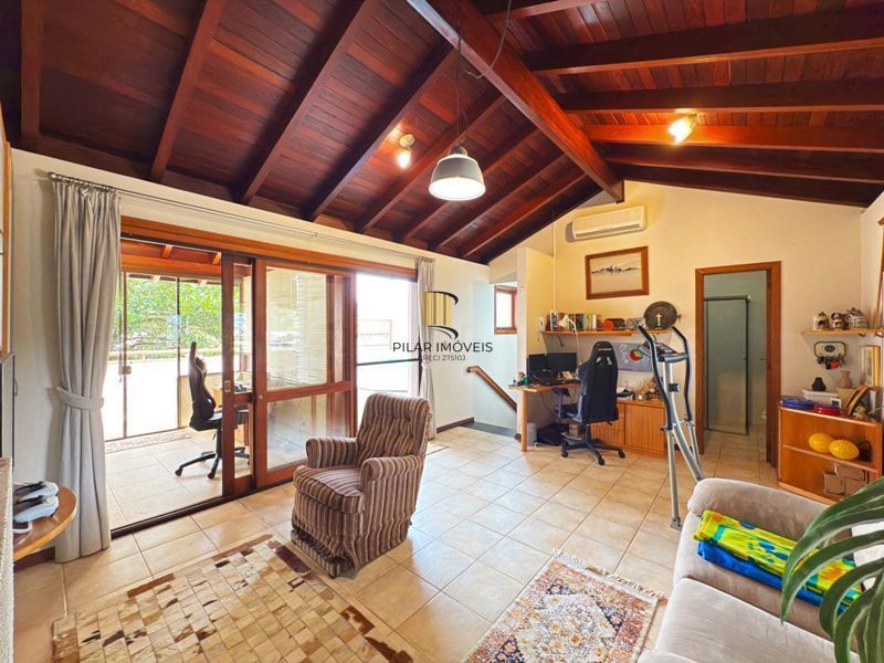 Linda Residência com 3 dormitórios sendo 1 suíte no Jardim Isabel.