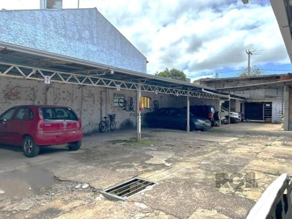 Terreno em Porto Alegre, no bairro Camaquã, à venda.