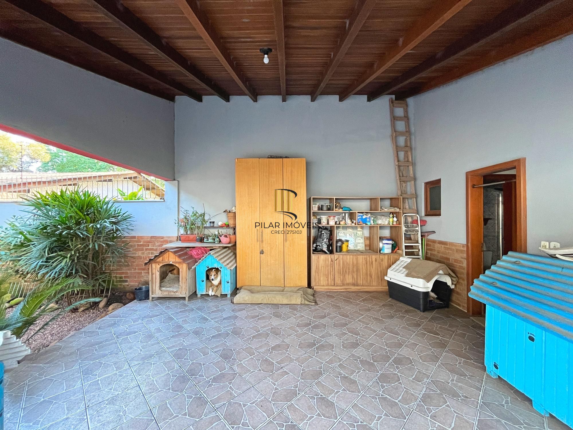 Casa 4 dormitórios no bairro Ipanema