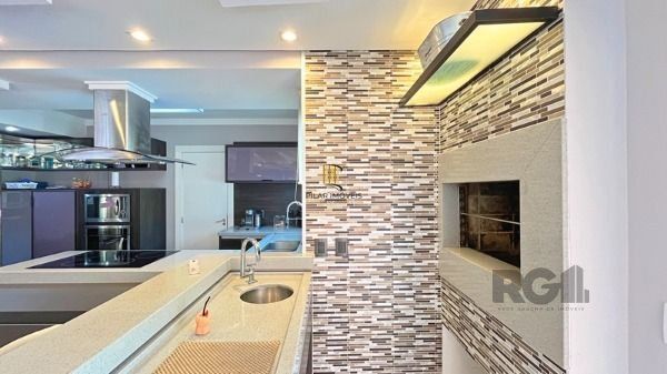 Casa em Porto Alegre, no bairro Aberta dos Morros, com 3 dormitório(s), e 3 banh