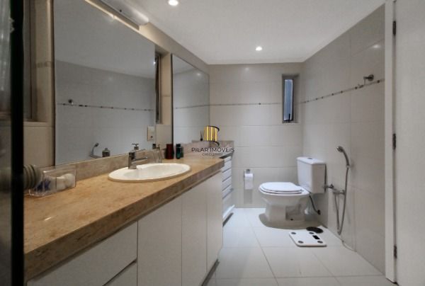 Apartamento em Porto Alegre, no bairro Santa Tereza, com 3 dormitório(s), e 3 ba