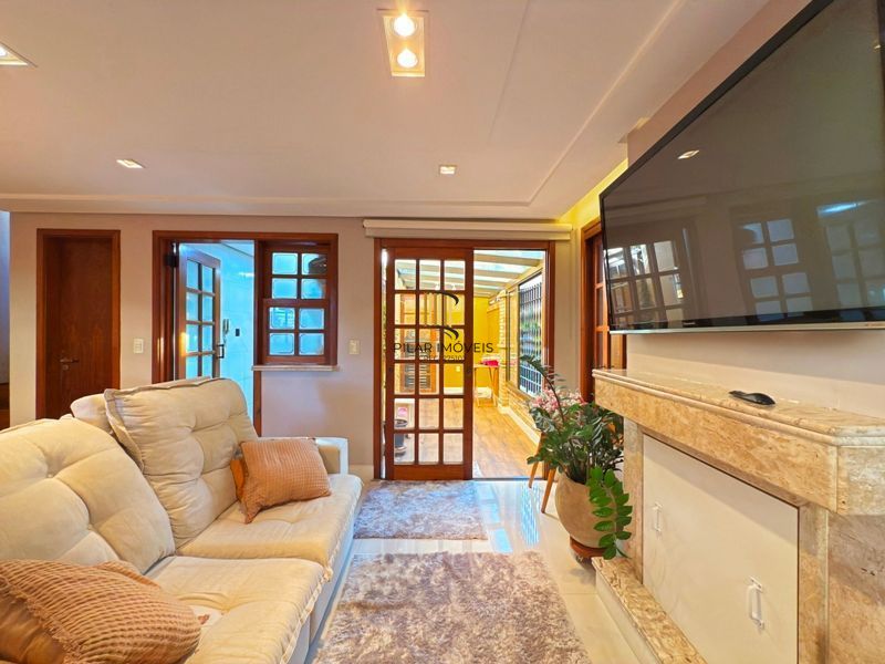 Casa Condominio com 3 dormitórios, sendo 1 suites, 2 vagas - Pedra Redonda