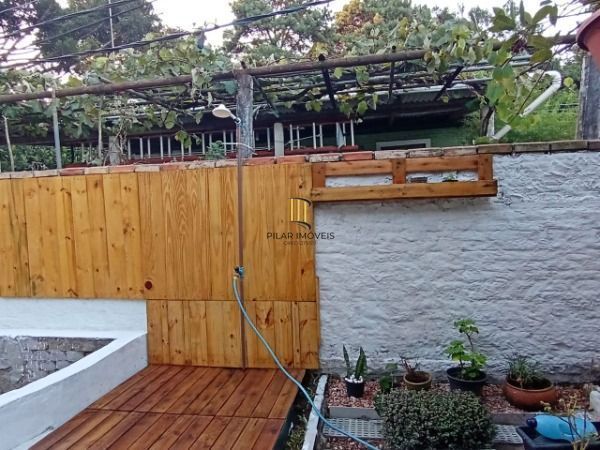 Casa em Porto Alegre, no bairro Belém Novo, com 4 dormitório(s), e 4 banheiros, 