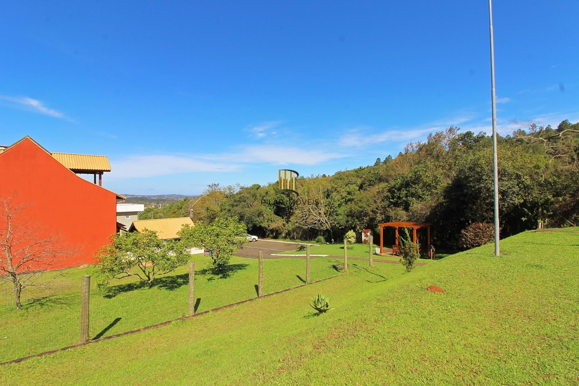 No condomínio Mountain Ville Residência 3 dormitórios.