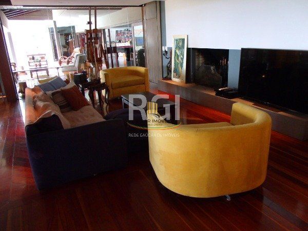 Casa para Venda - 700m², 4 dormitórios, sendo 4 suites, 6 vagas - Vila Conceição