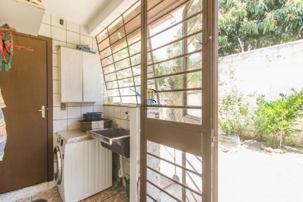 Casa para Venda - 300m², 4 dormitórios, sendo 1 suites, 8 vagas - Imperial Parqu