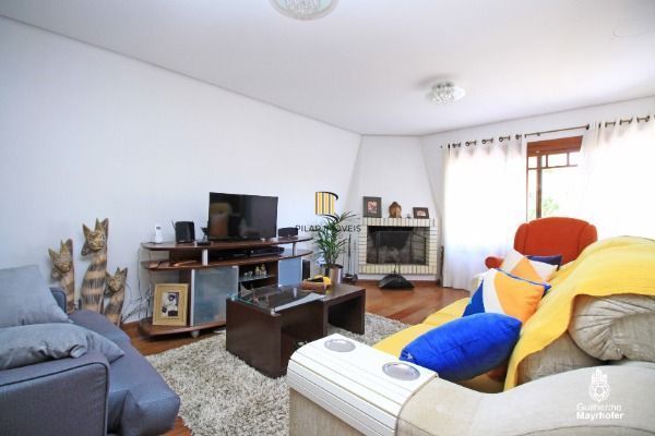 Casa para Venda - 205m², 3 dormitórios, sendo 1 suites, 2 vagas - Altos Do Ipê