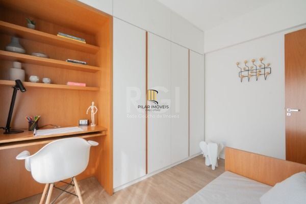 Cobertura para Venda - 150.32m², 2 dormitórios, sendo 1 suites, 2 vagas - Triste