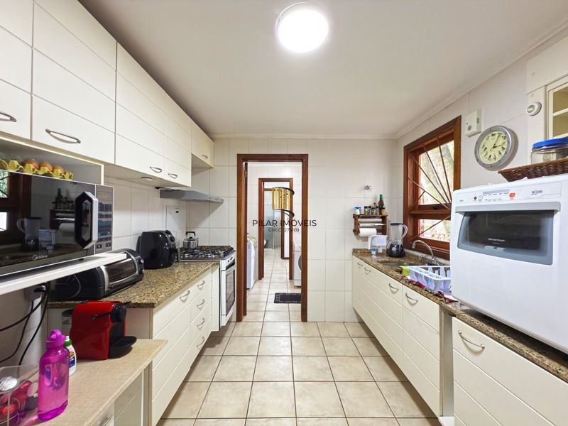 Linda Residência com 3 dormitórios sendo 1 suíte no Jardim Isabel.