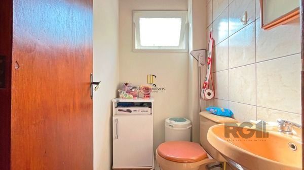 Casa Condominio em Porto Alegre, no bairro Tristeza, com 3 dormitório(s), e 3 ba