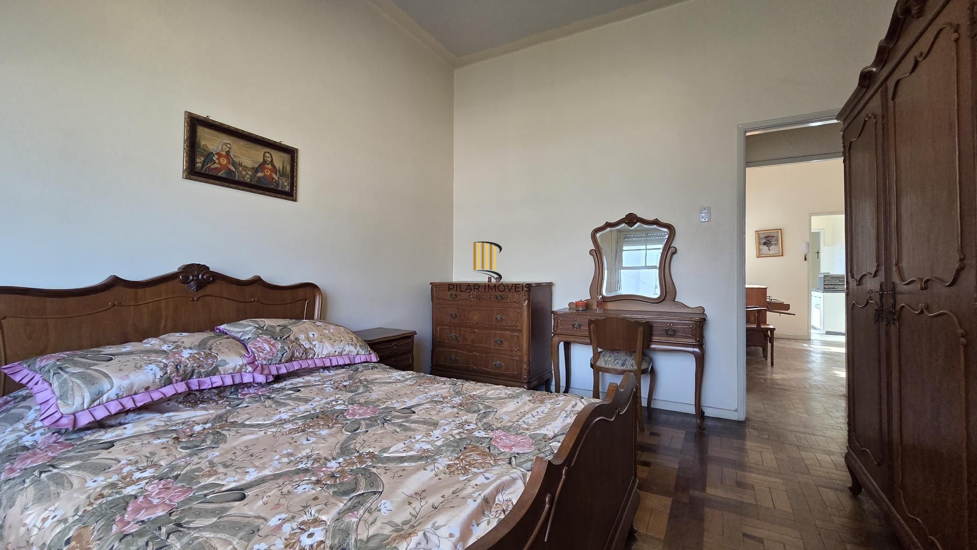 Excelente apartamento semi mobiliado com 87m2 e 2 dormitórios.