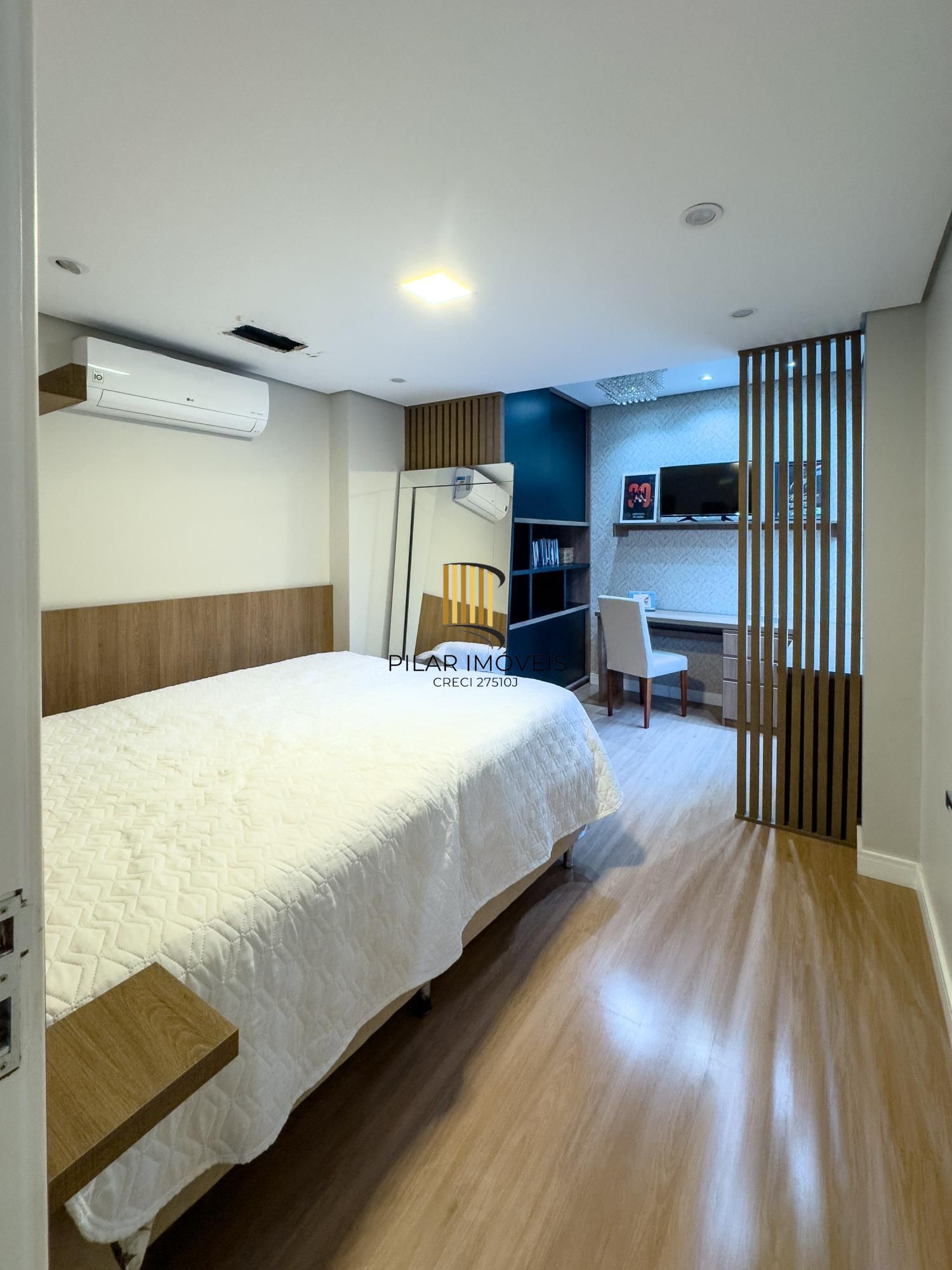 Casa em Condomínio com 3 dormitórios no bairro Vila Conceição.