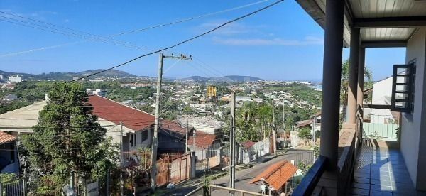Sobrado para Venda - 246.69m², 3 dormitórios, sendo 1 suites, 2 vagas - Vila Nov