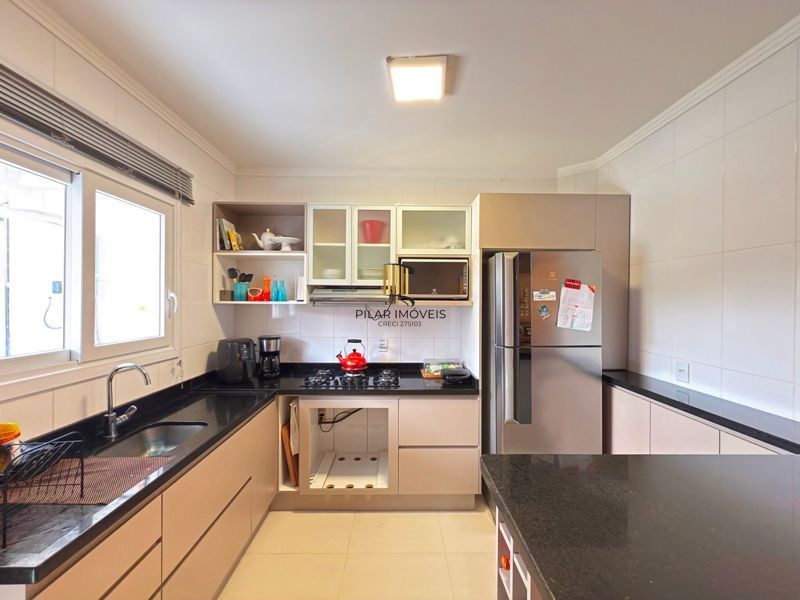 Casa com vista para o Rio e 3 dormitórios