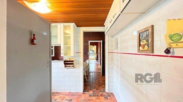 Casa em Porto Alegre, no bairro Ipanema, com 3 dormitório(s), e 3 banheiros