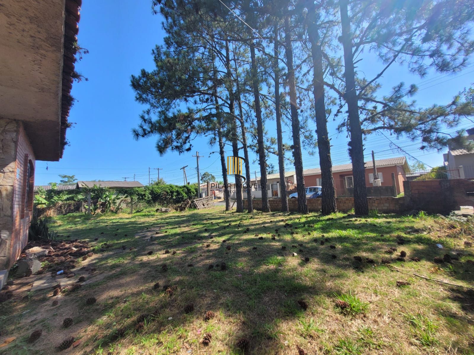 Ótimo terreno com casa na Ponta Grossa.