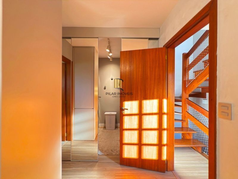 Casa Condominio com 3 dormitórios, sendo 1 suites, 2 vagas - Pedra Redonda