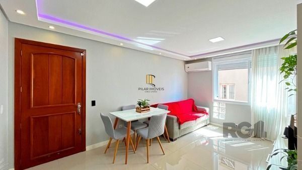 Apartamento em Porto Alegre, no bairro Medianeira, com 3 dormitório(s), e 3 banh