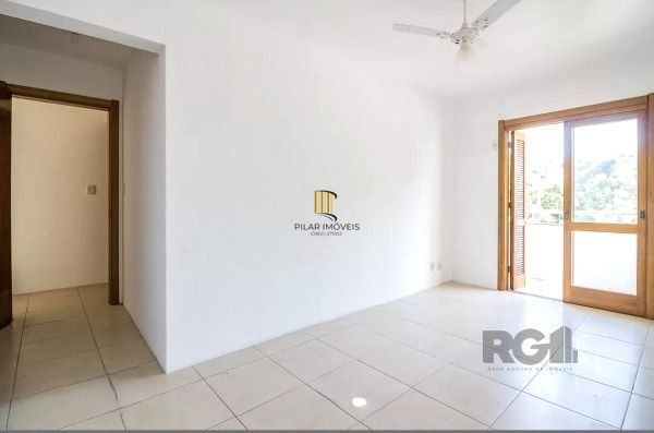 Apartamento em Porto Alegre, no bairro Medianeira, com 2 dormitório(s), e 2 banh