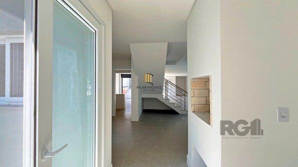 Casa em Porto Alegre, no bairro Jardim Isabel, com 3 dormitório(s), e 3 banheiro