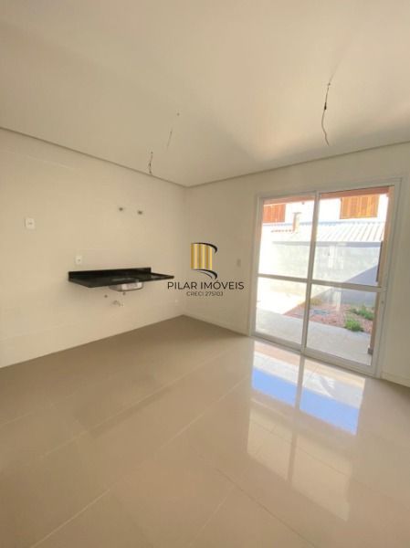 Casa para Venda - 124.75m², 3 dormitórios, sendo 1 suites, 1 vaga - Guarujá