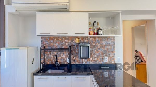 Conjunto/Sala em Porto Alegre, no bairro Bom Fim, e 0 banheiros, à venda.