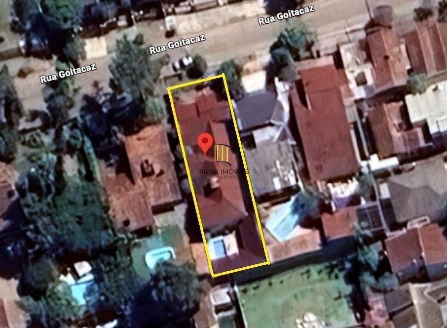 Excelente residência térrea com 272m² de área privativa, com 4 domritórios e 6 vagas de garagem, localizada no bairro Vila Assunção.