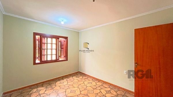 Casa em Porto Alegre, no bairro Vila Nova, com 2 dormitório(s), à venda.