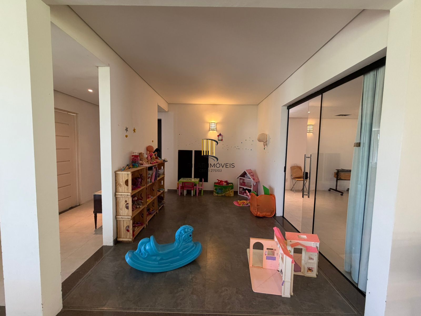 Linda Residência com 3 amplas suítes no Terra Ville.