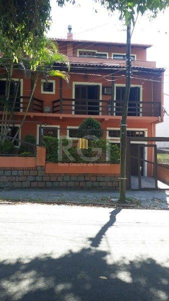 Casa para Venda - 220m², 4 dormitórios, sendo 1 suites, 2 vagas - Tristeza