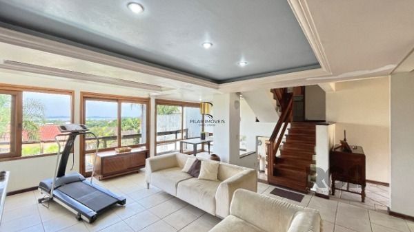 Casa em Porto Alegre, no bairro Ipanema, com 3 dormitório(s), à venda.