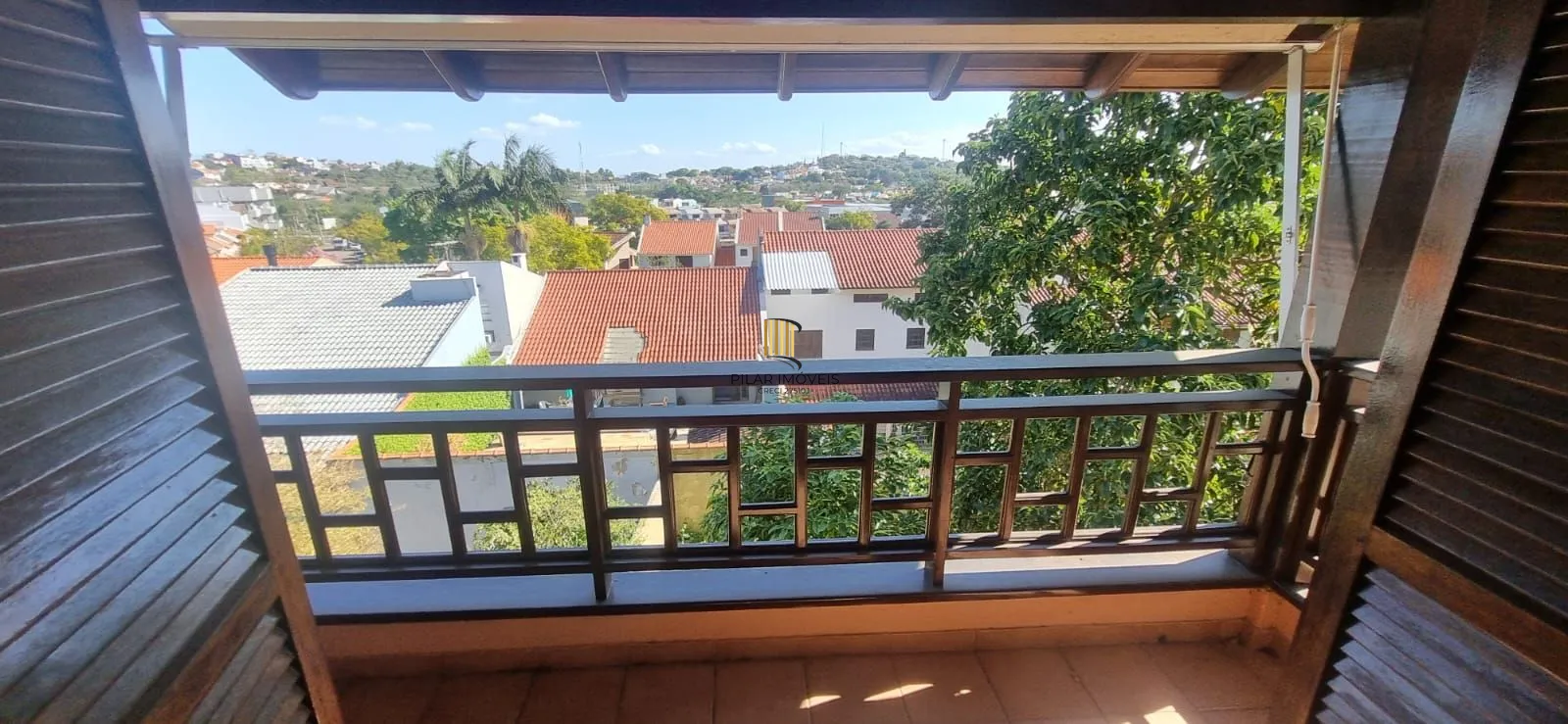 Ótima Residência com 3 dormitórios sendo 1suíte, no Bairro Ipanema.