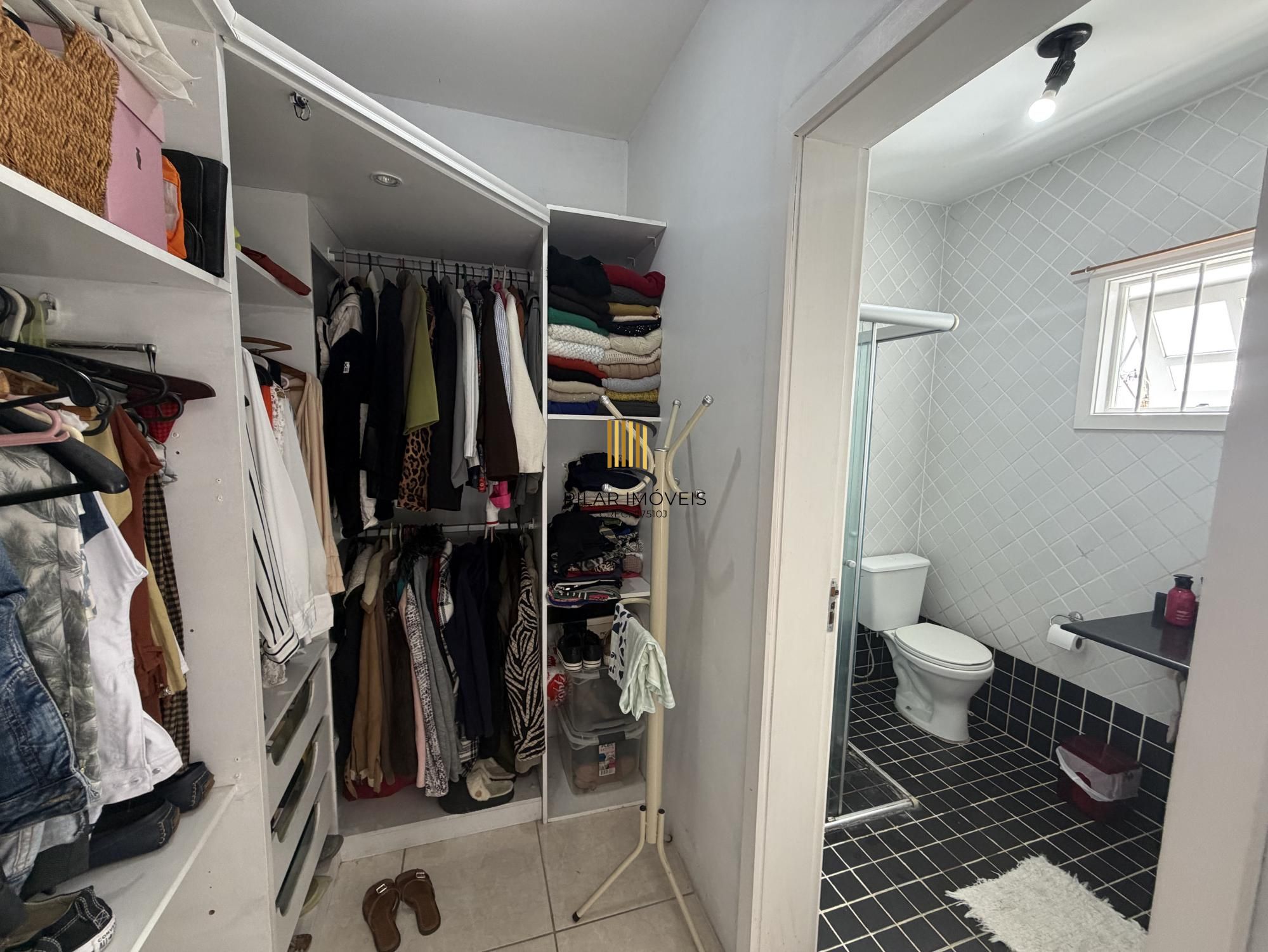 Casa 4 dormitórios no bairro Serraria