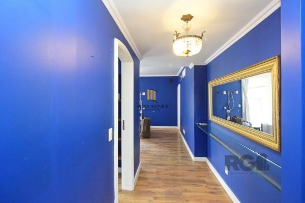 Casa em Porto Alegre, no bairro Pedra Redonda, com 7 dormitório(s), e 7 banheiro