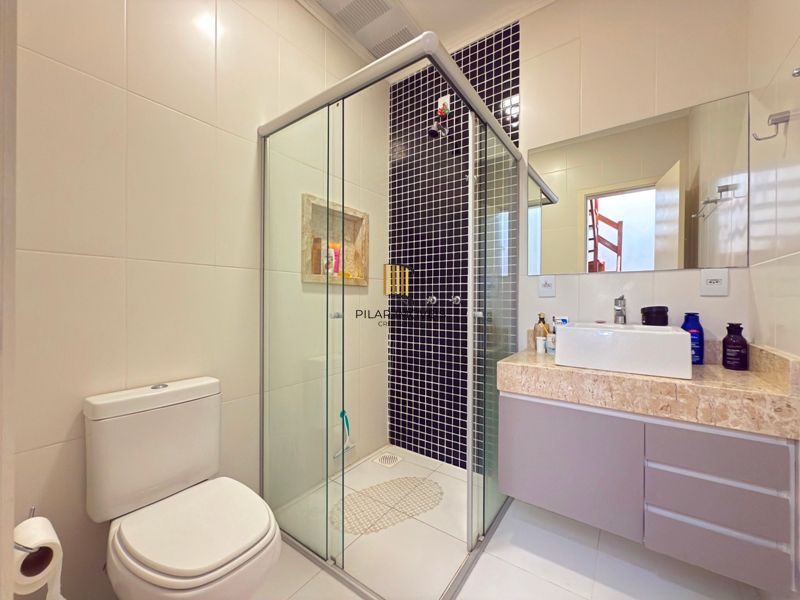 Casa com vista para o Rio e 3 dormitórios