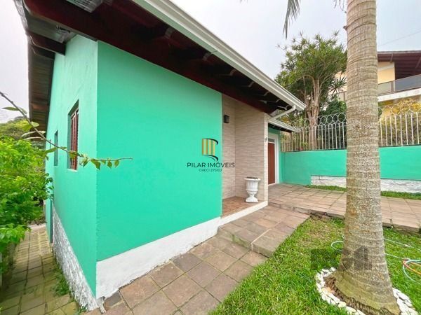 Casa em Porto Alegre, no bairro Vila Nova, com 2 dormitório(s), à venda.