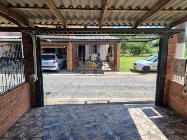 Sobrado em Porto Alegre, no bairro Vila Nova, com 2 dormitório(s), e 2 banheiros