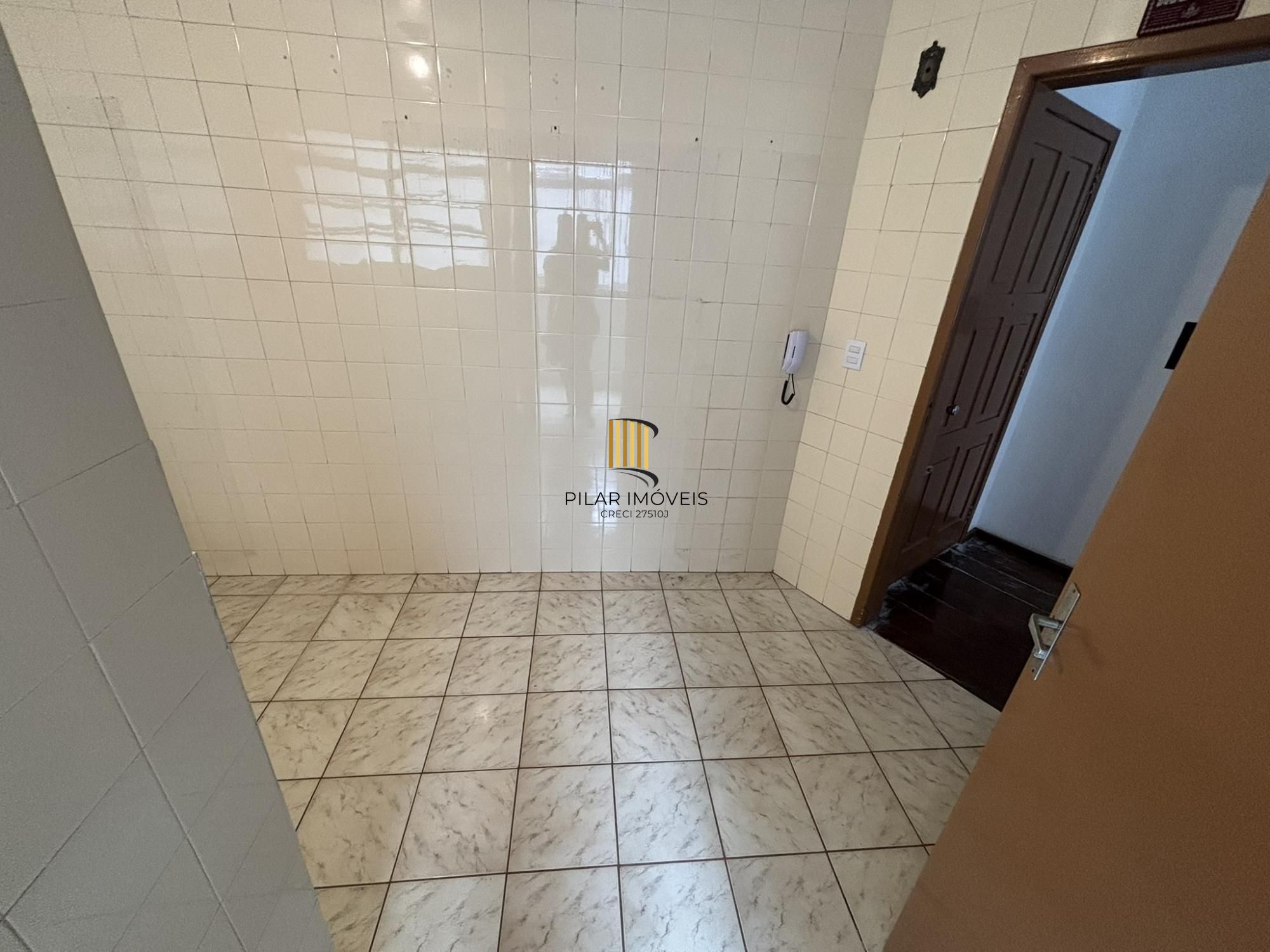 Apartamento de 2 dormitórios no bairro Tristeza.