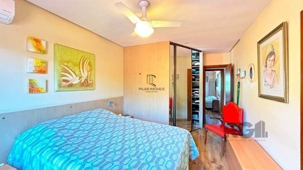 Casa em Porto Alegre, no bairro Ipanema, com 3 dormitório(s), e 3 banheiros, à v